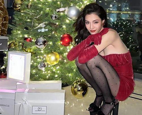 火车上的熟女丝袜脚,火车上熟女丝袜脚的诱惑瞬间