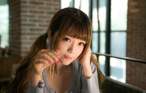 av天使 爆乳,揭秘网络红人的性感魅力