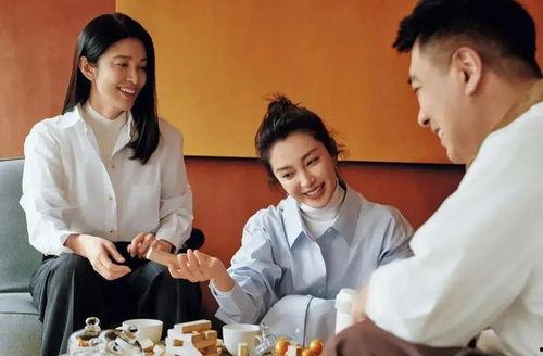 吃瓜吃进娱乐圈,从吃瓜群众到娱乐圈的华丽转身